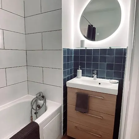 Ravissant T1 Avec Jardinet Proche De La Hyères