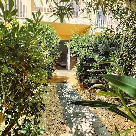 Ravissant T1 Avec Jardinet Proche De La *